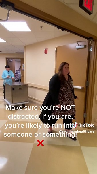 It’s important to pay attention when pushing a cart. 👀 #cartsafety #safetywithcarts