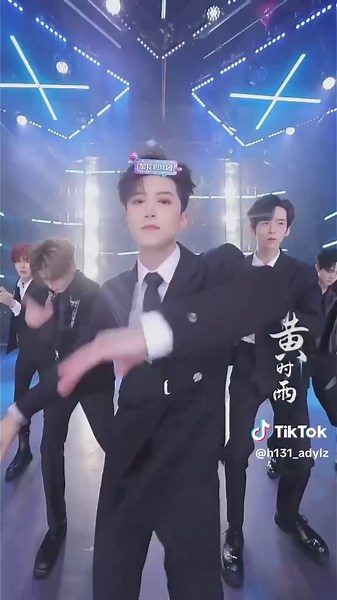 #foryou #trend #trendy #trending #dance #artdance #tiktokdance #dancetiktok #viralvideo #viraltiktok #viral #dancer #dancers #dancing #boydance #hotboy #handsome #handsomeboy #handsomeguy #dancecossplay #cute #cuteboys #guys #tiktoklive #livehighlights