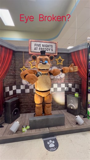Spirit Halloween 2026 Five Nights At Freddy’s Freddy Fazbear Animatronic: Eye Malfunction #fnaf