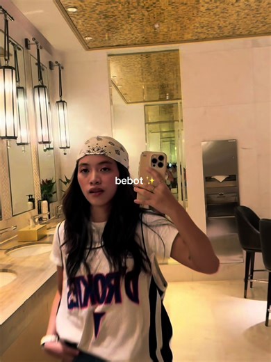 Exploring 90s Fashion and Hip Hop Vibes