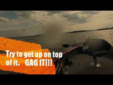 Tracker Pro Guide V16 In Rough Water (Bad Idea)