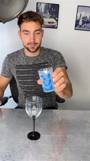 Spooky Water 😳 Tutorial on my page 🤯➡️ #tiktokmagic #illusion #magic #spooky | Kevkevkiwi