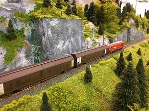 Modelleisenbahn österreichisches Bergland mit Fahrgeräuschen - model train Austria with sound