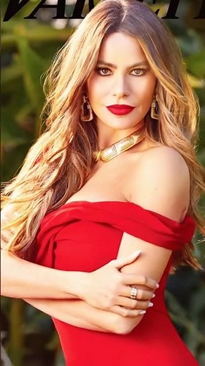 4 actresses with the largest breasts in Hollywood