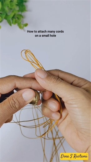 tips trick attaching many threads on your small beads hole #beadingtutorial #gelangparacord