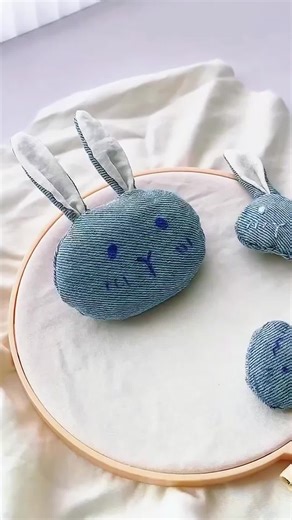Turn jeans into a little rabbit Learn in one minute #Craftsman Douyin My handmade works #DIY crafts DIY making #Handmade handmade