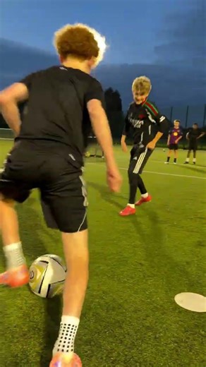 This is not sped up, this is the level of ball manipulations #football #soccer #footballcoach #fyp