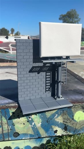 Modular Diorama Wall for Miniature Scenes