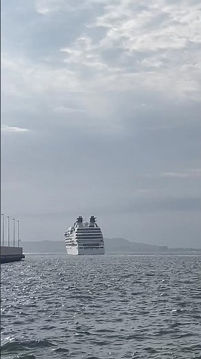 クルーズ船出航