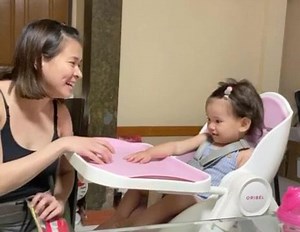 25M views · 1.6M reactions | Di ako makapaniwala sa nangyari!! I have been seeing this video/challenge lately on social media. Sakto gusto ni Summer ng snack kaya naisip namin ni Paolo Contis itry kung pano magrereact si Summer! Gustuhin ko mang ikwento sa caption ang na-witness namin at nararamdaman namin bilang magulang pero parang ito ay isang “see it for yourself” na sitwasyon!!! Watch til the end!!! | LJ Reyes | Facebook