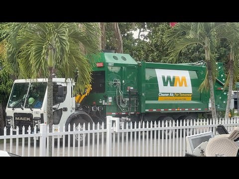 Peterbilt 520 New Way Sidewinder & Mack Lr Heil Durapack Python