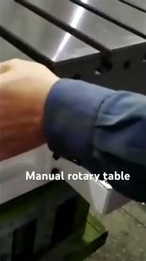 Manual rotary table