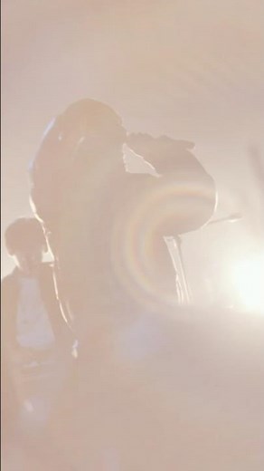 今年の1月に開催されたSTUTS “90 Degrees” HALL TOURでJJJと一緒にChangesを演奏した時のライブ動画が公開されました。