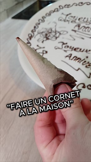 🎂"Cornet" décor&écriture (papier cuisson)👇ici👇#cornetdecor #patisserie #gateaudecoration #gateauanniversaire #gateaux #recette #cuisine | Recettes de pâtisserie - Ben Lith