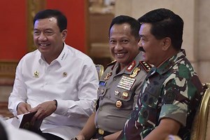 Kompaknya, Panglima TNI dan Kapolri Tito Senam ‘Maumere’
