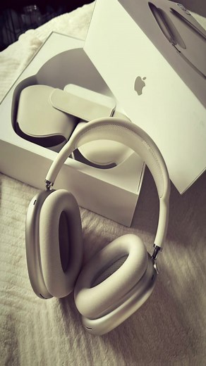 AirPods Max: Trendy Headphones in Various Colors