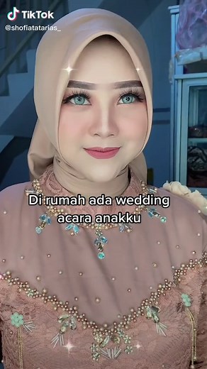 Stunning Wedding Attire and Decor Highlights