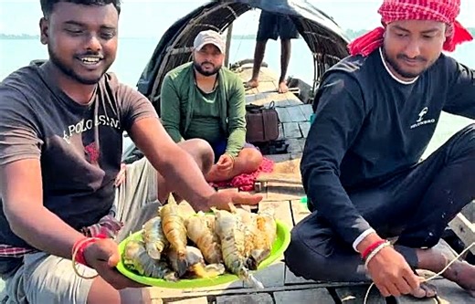 সুন্দরবন নদীতে মাছ ধরতে গিয়ে_বড় বড় গলদা চিংড়ি রান্না করে খেলাম!!! #sundarbanfishing #wildlifeofsundarban #Sundarban #fishing #adventure #villagelife | WILD LIFE of Sundarban