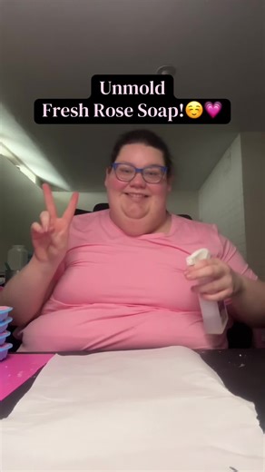 Unmold Fresh Rose Soap!☺️💗 craftyslaughter.com | soap making