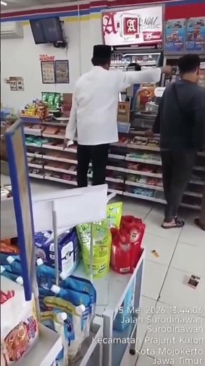 Misunderstanding at the Convenience Store? This Argument Between a Customer and Cashier Goes Vira...