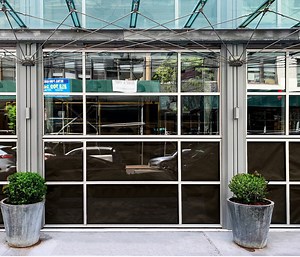 [Hot Item] Vertical Bi-Fold Doors & Wall Systems Upward Lifting Overhead Door System