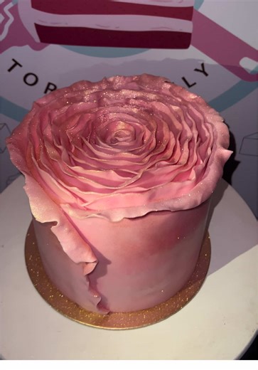 Elegant Pink Rose Cake Decoration Ideas