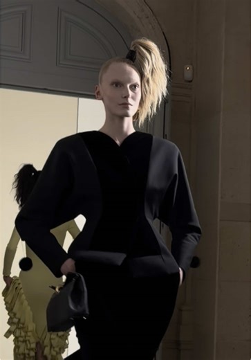 Alex Consani Shines in Jacquemus FW26 Presentation