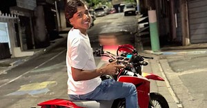 Sucesso nas redes sociais, Nino Abravanel comemora: "Gratidão"