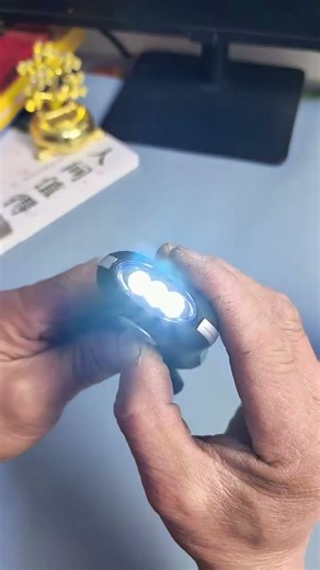 #Hand-Crank Flashlight for Emergency Lighting #Disaster Preparedness & Emergency Response