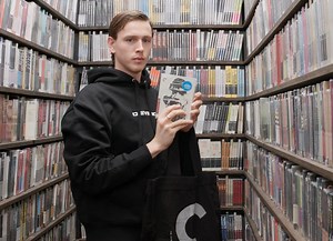 49K views · 976 reactions | ✨ Harris Dickinson’s Closet Picks! ✨ The actor and star of BABYGIRL expresses his love for the films of Lino Brocka, praises his costar Nicole Kidman’s performance in TO DIE FOR, and talks about being influenced by such filmmakers as Mike Leigh and Harmony Korine. Shop Harris's Closet Picks! criterion.com/shop/collection/777-harris-dickinson-s-closet-picks | The Criterion Collection | Facebook