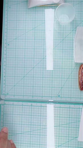 ✨🎅 Behind the scenes of creating my personalized classic red Santa snow globe ornament! This design has such a cozy, nostalgic Christmas vibe — and I’m obsessed with how it turned out. ❤️ I start by applying the printed Santa design to the ornament base, making sure every detail is smooth and aligned. Then comes my favorite part — adding the glitter! The way it catches the light and swirls around makes it feel like a real snow globe. When you tilt it, it sparkles from every angle, just like fre