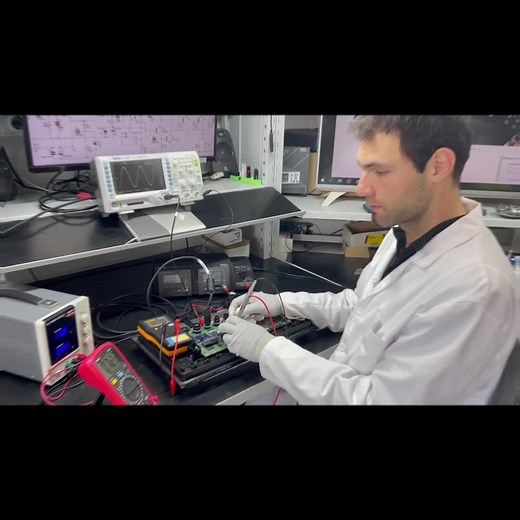 Reparação do equipamento SIMRAD NSS EVO3 16