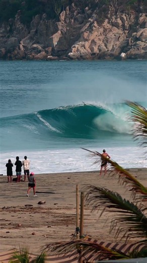 The Second Best Wave of the Day? 🤯 Cristo De Col #puertoescondido #surfing #surf #waves