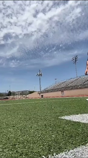 🌟 Get Inspired and Healthier! 🌟 🏋️‍♀️ Quick 3-Minute, 3-Move Workout 🏋️‍♂️ No more excuses! Let's kickstart our journey to a healthier and fitter version of you with this super simple 3-minute workout. 🙌💪 Remember, every little step counts, and consistency is key! Challenge yourself to do this 3-minute workout daily, and watch your body transform. Let's go! Together, we can achieve our fitness goals! 💪