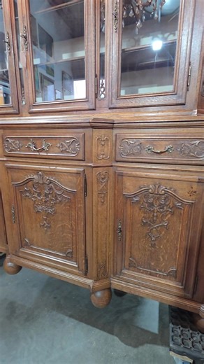 3.6K views · 52 reactions | DISPONIBILĂ Vitrină 9350 lei Dimensiuni : L 193 , l 51 , h 237 Depozitul se află în Popești Leordeni, Ilfov. Avem pin pe Waze si Google, puteți scrie direct Messania Box în aplicatie. Program: marți-vineri: 09:00-17:00, sâmbătă: 09:00-15:00, duminică: 10:00-15:00. Luni: Închis Contact: +40 756 730 700 | Messania Box România | Facebook