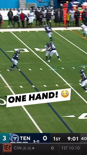 432K views · 1K reactions | Casual one-handed catch by DeAndre Hopkins! (Via: NFL, CBS) | Sunday Night Football on NBC | Facebook