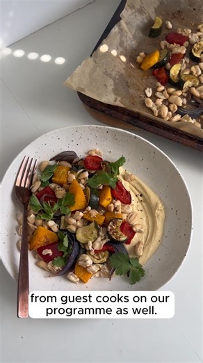 Real people at The Fast 800 💯 Gabi is our programme Nutritionist. Over the years, she has built all of the meal plans on the programme to make sure you’re getting plenty of protein, fibre and variety. She’s also responsible for the 950 nutritious recipes which are all available on the programme for you to enjoy. As a degree-qualified nutritionist with a special interest in weight loss and metabolic health, Gabi works closely with our health coaches and exercise team to ensure that members recei