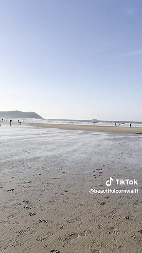 Exploring Beautiful Polzeath: Waves of Cornwall Life