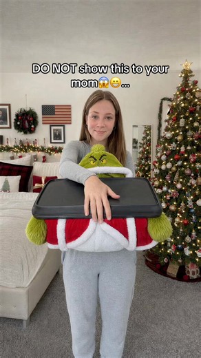 Hooded Grinch Sherpa Robe — Floor-Length Wearable Blanket with Heated Levels