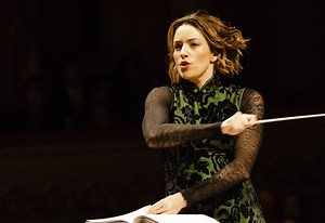 Tres famosas (y consolidadas) directoras de orquestas sinfónicas