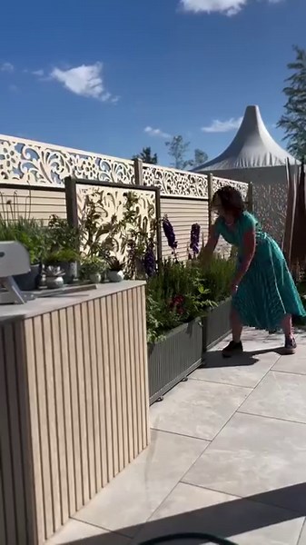 73K views · 1.2K reactions | Meet our Planters... C&I Planters are a great way to make the most of your space whilst adding the finishing touches to your garden! With an array of screens to select and the choice of a wheel base - switch up your garden anytime you like✨ https://www.charlesandivy.co.uk/collections/composite-planters | Charles & Ivy | Facebook