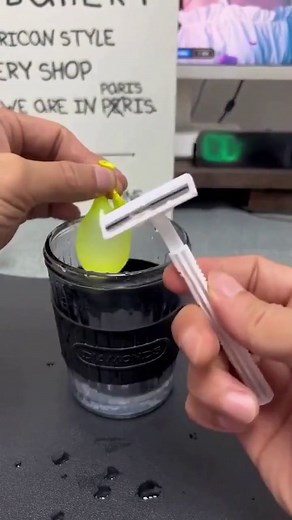 4.5K views | Borbély haj- és szakállvágó‍♂️ ✅ Vastag és durva hajra is alkalmas. ⮞ acél T-penge ⮞ 4 fésű ⮞ vezeték nélküli Rendeld meg most  | vigoshop | Facebook