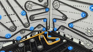 Breaking Records: LEGO Chain Links in Action!