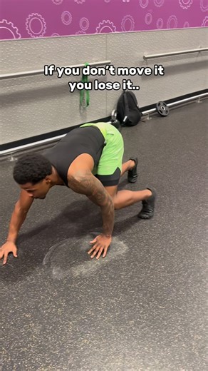 ••• on Instagram: "When’s the last time you hit a bear crawl? This type of training builds durability, core strength, shoulder stability, and real-world athleticism.🔥 Save & Follow for more 💎✅ #athlete #speed #mobility"