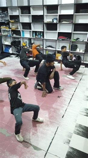 Pop Dance Studio | Learn Swipe Breaking/Breakdance powermoves In these few Steps... 🚀🎯💯 DM for Online Classes. ! 📈🚀 @bboy_grace . . . . #swipe #breakdance... | Instagram