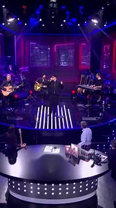 Fuori è un giorno fragile ma tutto qui cade incantevole 🎶 Buon compleanno a Samuel dei Subsonica 🥳 Noi lo festeggiamo con questo video dell'archivio di #Radio2SocialClub | Rai Radio2
