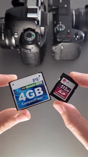 Shuttario on Instagram: "Vintage memory cards were massive! CF card vs SD card - real size comparison. #cfcard #sdcard #dslr #nikond70 #sonya6700"