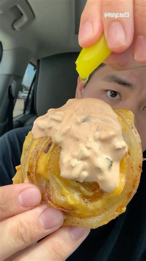 In-n-out Flying Dutchman 🧅 with in-n-out 3x3 burger, extra sauce & chopped chilis #mukbang