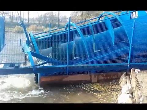 Archimedes screw turbine