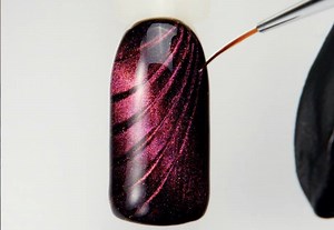 Die UV-Nagellacke aus der Cat Eye 5D Kollektion überraschen uns immer wieder aufs Neue. Wie ihr dieses Design auf eure Nägel zaubern könnt, zeigt euch das Tutorial. Die Produkte findet ihr auf: www.neonail.de | NEONAIL Deutschland